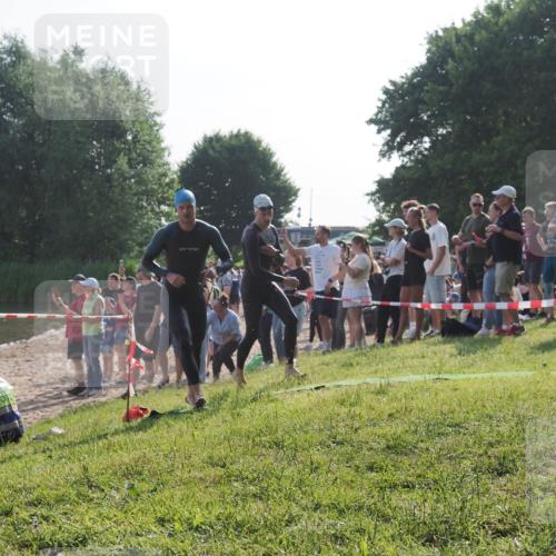 15.06.2025 - 27. Vierlanden-Triathlon KatJ http://msf.ph/oto/7976378 15.06.2025 08:33:08 Schwimmen 15, 36, 185, 234 meine-sportfotos.de