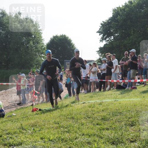 15.06.2025 - 27. Vierlanden-Triathlon KatJ http://msf.ph/oto/7976387 15.06.2025 08:33:09 Schwimmen 15, 36, 185, 234 meine-sportfotos.de