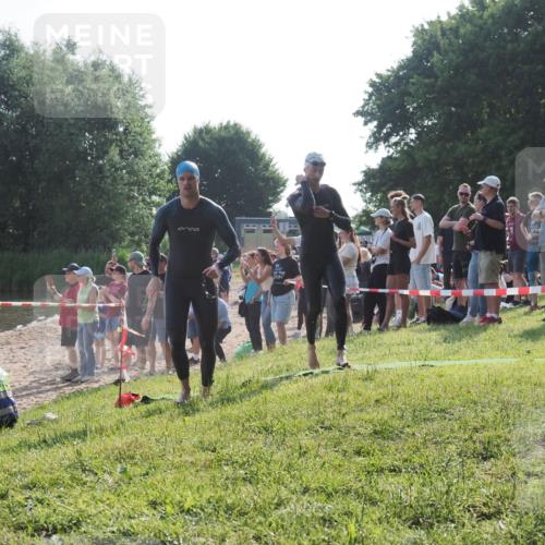 15.06.2025 - 27. Vierlanden-Triathlon KatJ http://msf.ph/oto/7976390 15.06.2025 08:33:09 Schwimmen 15, 36, 185, 234 meine-sportfotos.de