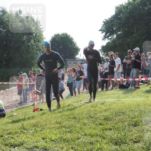 15.06.2025 - 27. Vierlanden-Triathlon KatJ http://msf.ph/oto/7976397 15.06.2025 08:33:09 Schwimmen 15, 36, 185, 234 meine-sportfotos.de
