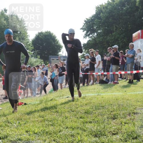 15.06.2025 - 27. Vierlanden-Triathlon KatJ http://msf.ph/oto/7976412 15.06.2025 08:33:10 Schwimmen 15, 36, 185, 234 meine-sportfotos.de