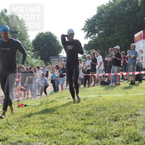 15.06.2025 - 27. Vierlanden-Triathlon KatJ http://msf.ph/oto/7976416 15.06.2025 08:33:10 Schwimmen 15, 36, 185, 234 meine-sportfotos.de