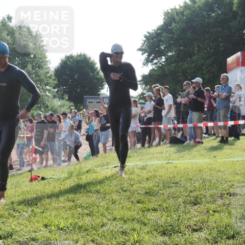 15.06.2025 - 27. Vierlanden-Triathlon KatJ http://msf.ph/oto/7976419 15.06.2025 08:33:10 Schwimmen 15, 36, 185, 234 meine-sportfotos.de