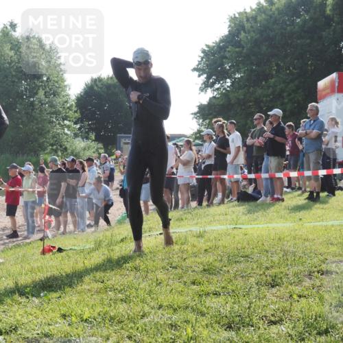 15.06.2025 - 27. Vierlanden-Triathlon KatJ http://msf.ph/oto/7976432 15.06.2025 08:33:11 Schwimmen 15, 36, 185, 234 meine-sportfotos.de