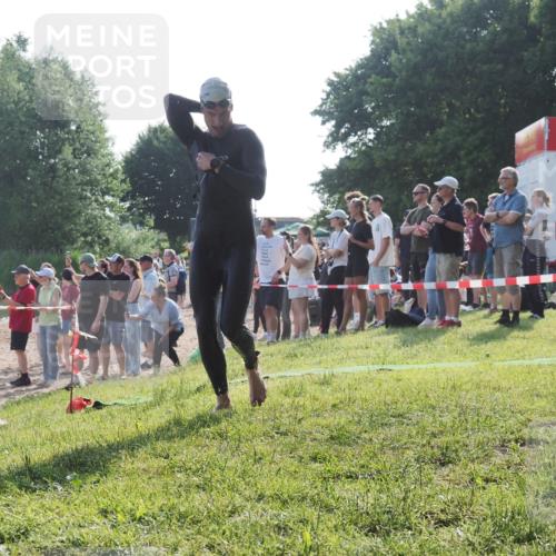 15.06.2025 - 27. Vierlanden-Triathlon KatJ http://msf.ph/oto/7976436 15.06.2025 08:33:11 Schwimmen 15, 36, 185, 234 meine-sportfotos.de