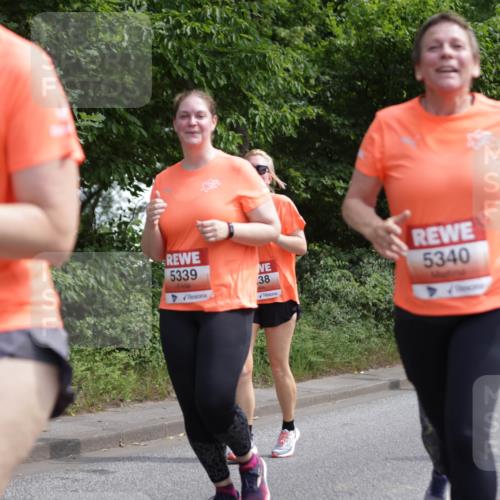 15.06.2025 - REWE Women's Run Jannik Wohlers http://msf.ph/oto/7976439 15.06.2025 10:10:54 Laufen 5339, 38, 5340, 5356 meine-sportfotos.de
