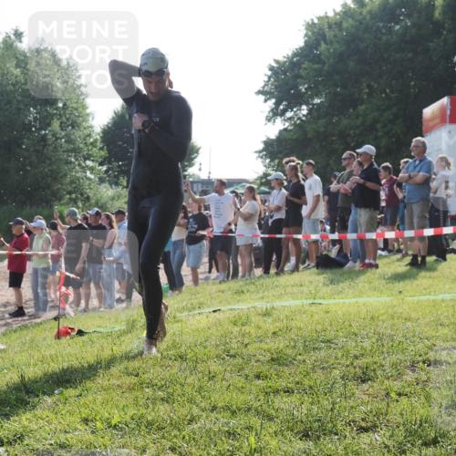 15.06.2025 - 27. Vierlanden-Triathlon KatJ http://msf.ph/oto/7976442 15.06.2025 08:33:11 Schwimmen 15, 36, 185, 234 meine-sportfotos.de