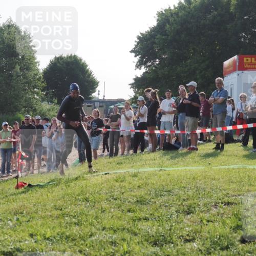 15.06.2025 - 27. Vierlanden-Triathlon KatJ http://msf.ph/oto/7976451 15.06.2025 08:33:18 Schwimmen 15, 36, 61 meine-sportfotos.de