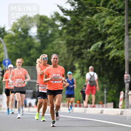 15.06.2025 - REWE Women's Run Dr. Thomas Lammeyer http://msf.ph/oto/7976495 15.06.2025 10:41:46 Laufen 5142, 5201 meine-sportfotos.de