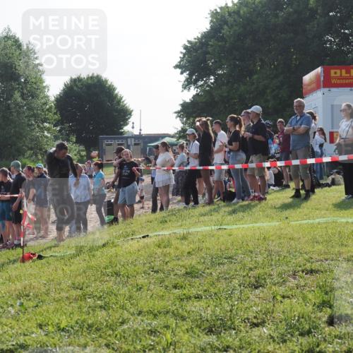 15.06.2025 - 27. Vierlanden-Triathlon KatJ http://msf.ph/oto/7976513 15.06.2025 08:34:02 Schwimmen 49, 78 meine-sportfotos.de