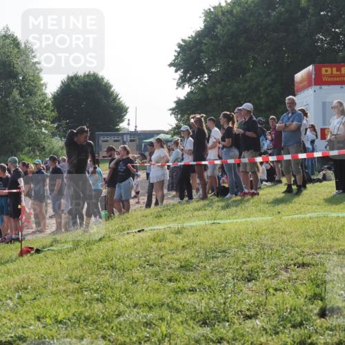 15.06.2025 - 27. Vierlanden-Triathlon KatJ http://msf.ph/oto/7976522 15.06.2025 08:34:03 Schwimmen 49, 78 meine-sportfotos.de