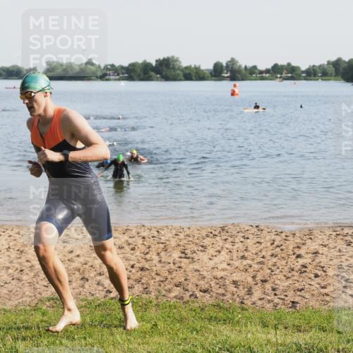21.06.2025 - 27. Vierlanden-Triathlon MichiJ http://msf.ph/oto/7976523 15.06.2026 08:43:42 Schwimmen 32 meine-sportfotos.de