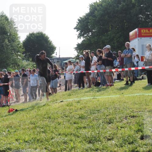 15.06.2025 - 27. Vierlanden-Triathlon KatJ http://msf.ph/oto/7976529 15.06.2025 08:34:03 Schwimmen 49, 78 meine-sportfotos.de