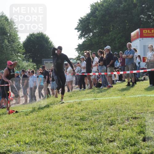 15.06.2025 - 27. Vierlanden-Triathlon KatJ http://msf.ph/oto/7976533 15.06.2025 08:34:03 Schwimmen 49, 78 meine-sportfotos.de