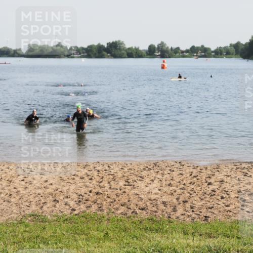 21.06.2025 - 27. Vierlanden-Triathlon MichiJ http://msf.ph/oto/7976549 15.06.2026 08:43:43 Schwimmen 32, 113 meine-sportfotos.de