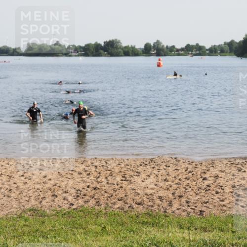 21.06.2025 - 27. Vierlanden-Triathlon MichiJ http://msf.ph/oto/7976554 15.06.2026 08:43:44 Schwimmen 32, 113 meine-sportfotos.de