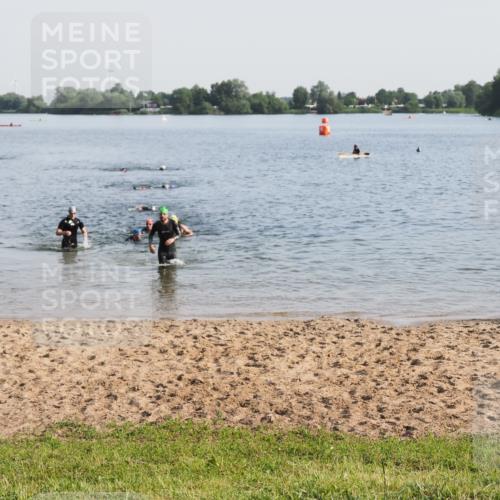 21.06.2025 - 27. Vierlanden-Triathlon MichiJ http://msf.ph/oto/7976560 15.06.2026 08:43:44 Schwimmen 32, 113 meine-sportfotos.de