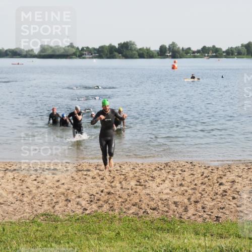 21.06.2025 - 27. Vierlanden-Triathlon MichiJ http://msf.ph/oto/7976633 15.06.2026 08:43:48 Schwimmen 32, 84, 113 meine-sportfotos.de