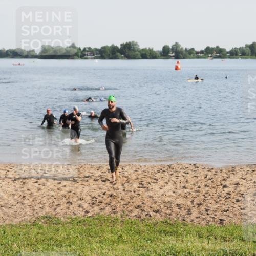 21.06.2025 - 27. Vierlanden-Triathlon MichiJ http://msf.ph/oto/7976650 15.06.2026 08:43:49 Schwimmen 84, 113 meine-sportfotos.de