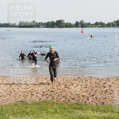 21.06.2025 - 27. Vierlanden-Triathlon MichiJ http://msf.ph/oto/7976655 15.06.2026 08:43:49 Schwimmen 84, 113 meine-sportfotos.de