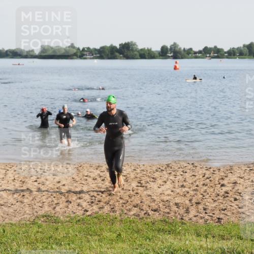 21.06.2025 - 27. Vierlanden-Triathlon MichiJ http://msf.ph/oto/7976669 15.06.2026 08:43:50 Schwimmen 23, 84, 113 meine-sportfotos.de