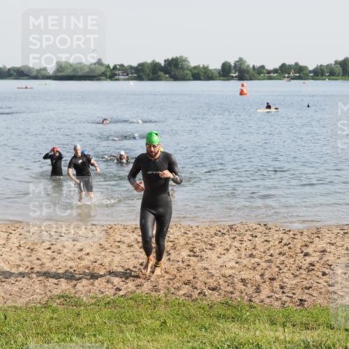 21.06.2025 - 27. Vierlanden-Triathlon MichiJ http://msf.ph/oto/7976682 15.06.2026 08:43:50 Schwimmen 23, 84, 113 meine-sportfotos.de