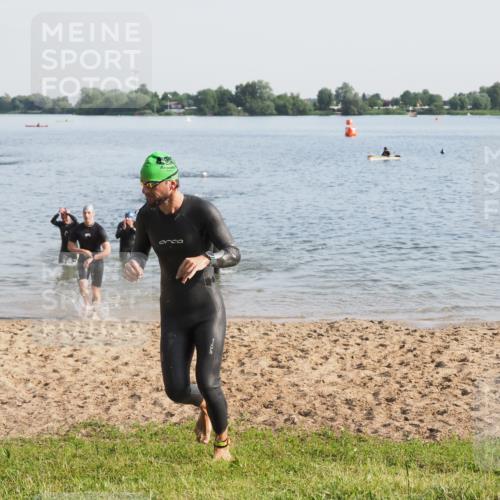 21.06.2025 - 27. Vierlanden-Triathlon MichiJ http://msf.ph/oto/7976700 15.06.2026 08:43:51 Schwimmen 23, 84, 113 meine-sportfotos.de