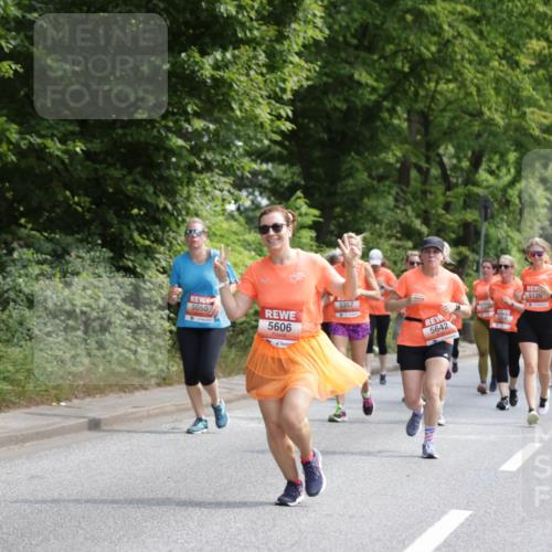 15.06.2025 - REWE Women's Run Jannik Wohlers http://msf.ph/oto/7976741 15.06.2025 10:11:43 Laufen 5357, 5050, 5606, 5642, 5126, 100, 1958 meine-sportfotos.de