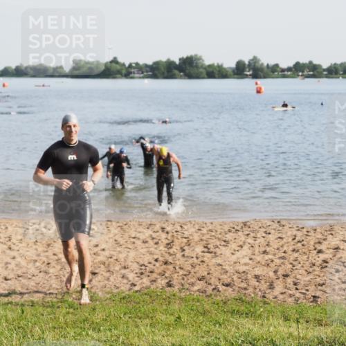 21.06.2025 - 27. Vierlanden-Triathlon MichiJ http://msf.ph/oto/7976744 15.06.2026 08:43:55 Schwimmen 23, 84, 113, 183 meine-sportfotos.de