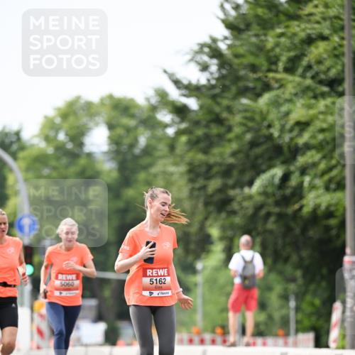 15.06.2025 - REWE Women's Run Dr. Thomas Lammeyer http://msf.ph/oto/7976750 15.06.2025 10:42:01 Laufen 5060, 5162 meine-sportfotos.de