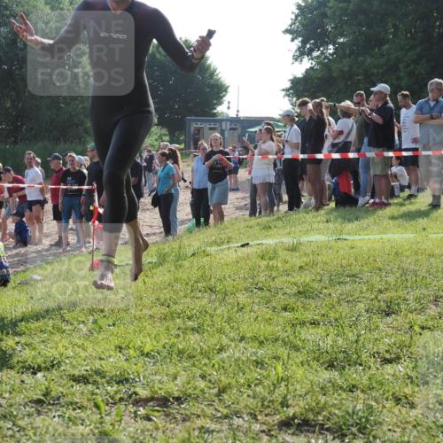 15.06.2025 - 27. Vierlanden-Triathlon KatJ http://msf.ph/oto/7976760 15.06.2025 08:34:47 Schwimmen 46, 124 meine-sportfotos.de