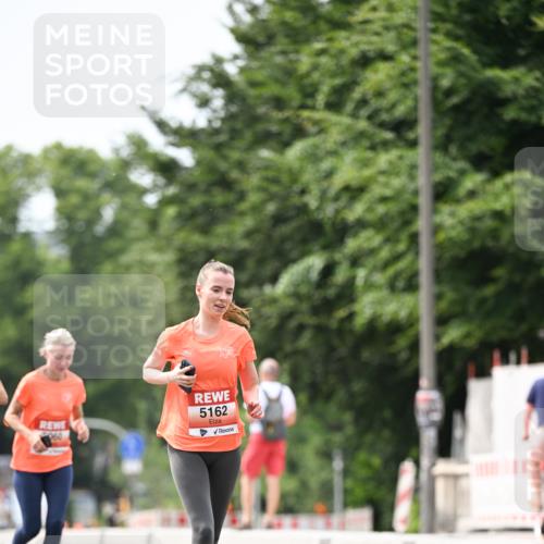 15.06.2025 - REWE Women's Run Dr. Thomas Lammeyer http://msf.ph/oto/7976766 15.06.2025 10:42:01 Laufen 5162 meine-sportfotos.de