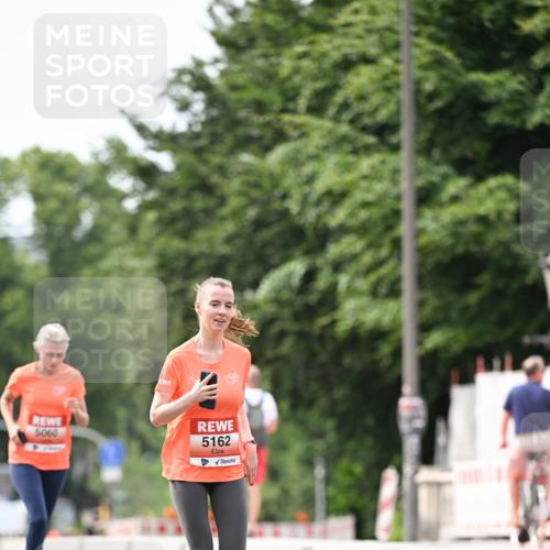 15.06.2025 - REWE Women's Run Dr. Thomas Lammeyer http://msf.ph/oto/7976770 15.06.2025 10:42:01 Laufen 5060 meine-sportfotos.de