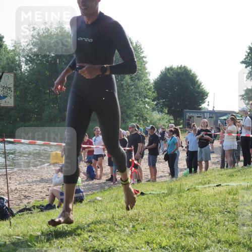 15.06.2025 - 27. Vierlanden-Triathlon KatJ http://msf.ph/oto/7976772 15.06.2025 08:34:48 Schwimmen 46, 124 meine-sportfotos.de