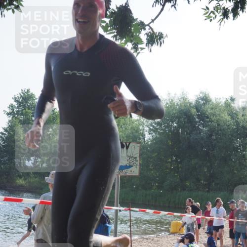 15.06.2025 - 27. Vierlanden-Triathlon KatJ http://msf.ph/oto/7976789 15.06.2025 08:34:48 Schwimmen 46, 124 meine-sportfotos.de