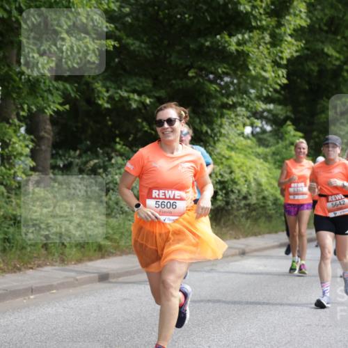 15.06.2025 - REWE Women's Run Jannik Wohlers http://msf.ph/oto/7976800 15.06.2025 10:11:44 Laufen 5606, 5367, 5642 meine-sportfotos.de