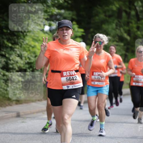 15.06.2025 - REWE Women's Run Jannik Wohlers http://msf.ph/oto/7976808 15.06.2025 10:11:45 Laufen 50, 5642, 535, 5368, 5126, 4 meine-sportfotos.de