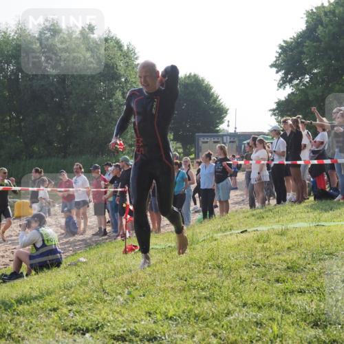 15.06.2025 - 27. Vierlanden-Triathlon KatJ http://msf.ph/oto/7976840 15.06.2025 08:34:53 Schwimmen 46, 124, 149, 186 meine-sportfotos.de