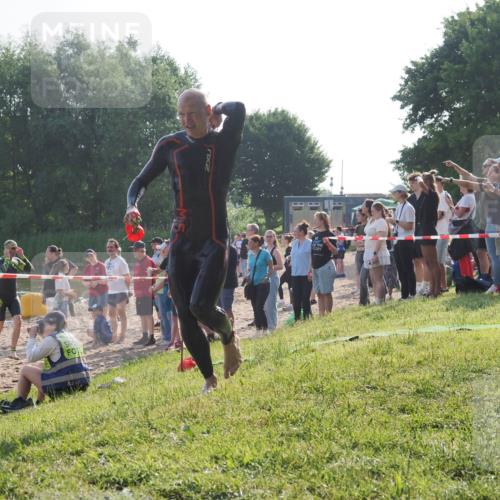 15.06.2025 - 27. Vierlanden-Triathlon KatJ http://msf.ph/oto/7976844 15.06.2025 08:34:53 Schwimmen 46, 124, 149, 186 meine-sportfotos.de
