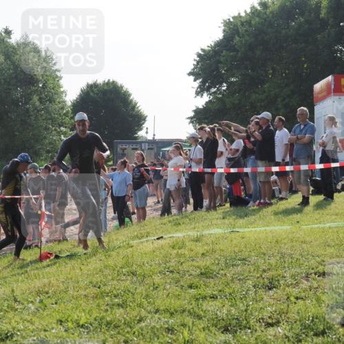 15.06.2025 - 27. Vierlanden-Triathlon KatJ http://msf.ph/oto/7976848 15.06.2025 08:34:58 Schwimmen 43, 80, 124, 149, 159, 186 meine-sportfotos.de