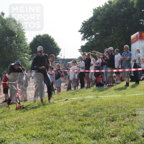15.06.2025 - 27. Vierlanden-Triathlon KatJ http://msf.ph/oto/7976857 15.06.2025 08:34:59 Schwimmen 43, 80, 124, 149, 159, 186 meine-sportfotos.de