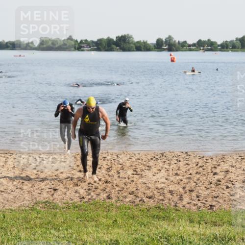 21.06.2025 - 27. Vierlanden-Triathlon MichiJ http://msf.ph/oto/7976865 15.06.2026 08:44:00 Schwimmen 23, 84, 97, 153, 183 meine-sportfotos.de