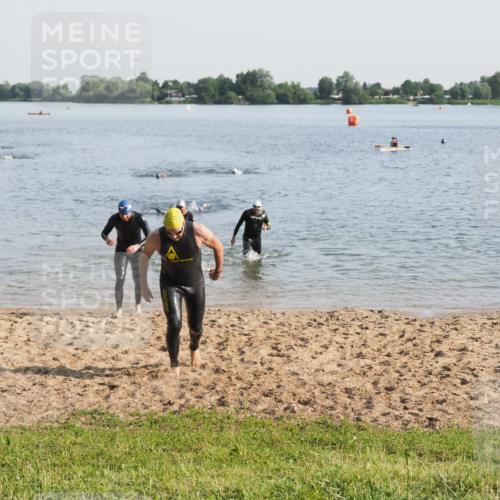 21.06.2025 - 27. Vierlanden-Triathlon MichiJ http://msf.ph/oto/7976872 15.06.2026 08:44:00 Schwimmen 23, 84, 97, 153, 183 meine-sportfotos.de