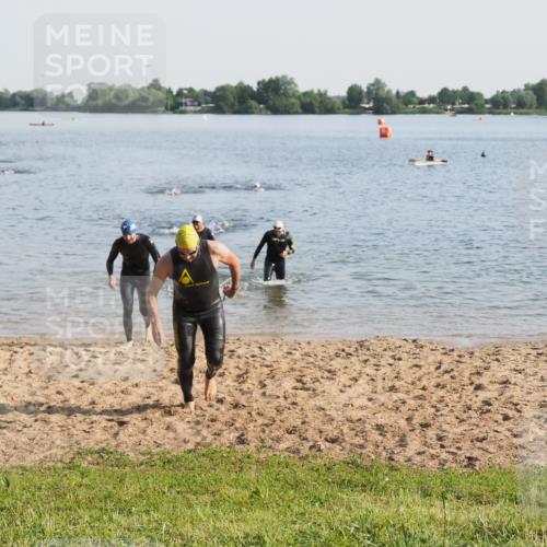 21.06.2025 - 27. Vierlanden-Triathlon MichiJ http://msf.ph/oto/7976876 15.06.2026 08:44:00 Schwimmen 23, 84, 97, 153, 183 meine-sportfotos.de