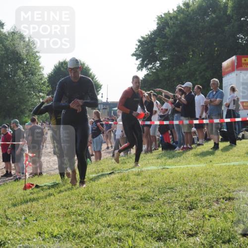 15.06.2025 - 27. Vierlanden-Triathlon KatJ http://msf.ph/oto/7976878 15.06.2025 08:34:59 Schwimmen 43, 80, 124, 149, 159, 186 meine-sportfotos.de