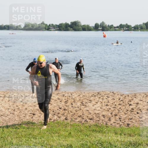 21.06.2025 - 27. Vierlanden-Triathlon MichiJ http://msf.ph/oto/7976898 15.06.2026 08:44:01 Schwimmen 23, 84, 97, 153, 183 meine-sportfotos.de