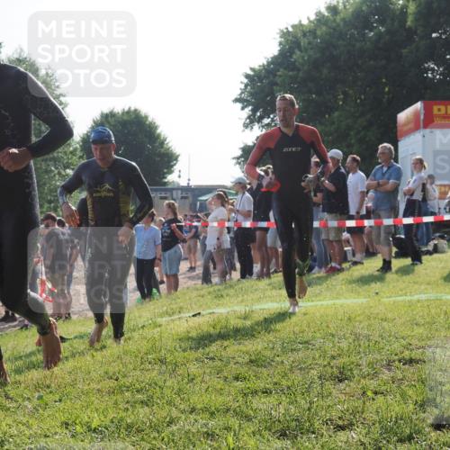15.06.2025 - 27. Vierlanden-Triathlon KatJ http://msf.ph/oto/7976902 15.06.2025 08:35:01 Schwimmen 12, 43, 80, 124, 149, 159, 186 meine-sportfotos.de