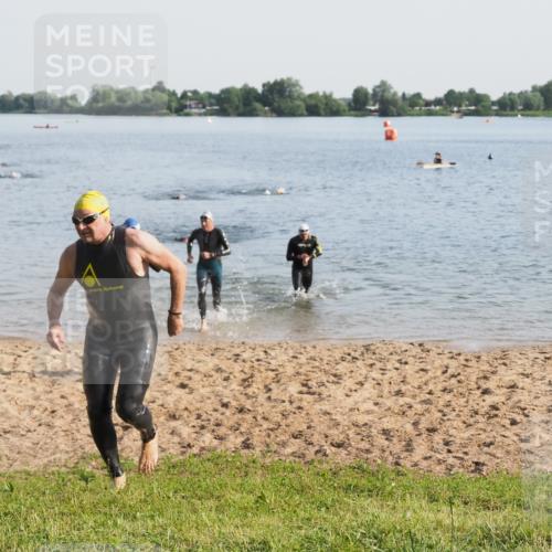 21.06.2025 - 27. Vierlanden-Triathlon MichiJ http://msf.ph/oto/7976920 15.06.2026 08:44:02 Schwimmen 23, 84, 97, 153, 183 meine-sportfotos.de
