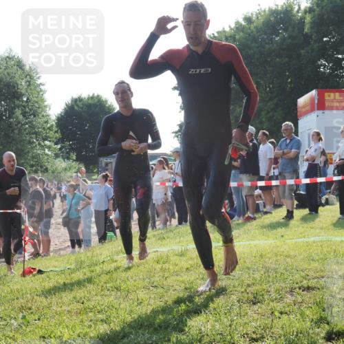 15.06.2025 - 27. Vierlanden-Triathlon KatJ http://msf.ph/oto/7976922 15.06.2025 08:35:02 Schwimmen 12, 43, 80, 149, 159, 186 meine-sportfotos.de