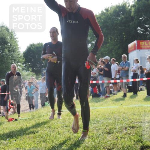 15.06.2025 - 27. Vierlanden-Triathlon KatJ http://msf.ph/oto/7976934 15.06.2025 08:35:02 Schwimmen 12, 43, 80, 149, 159, 186 meine-sportfotos.de